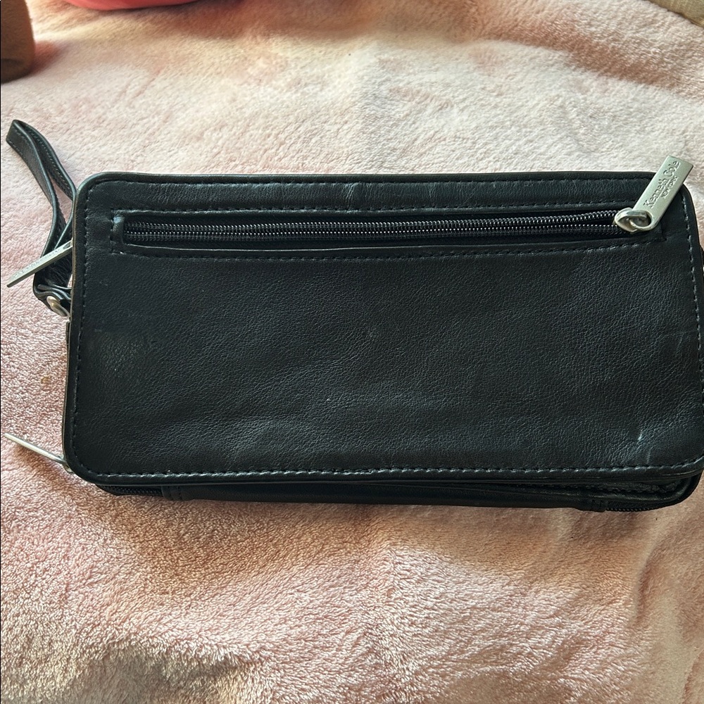 Kenneth Cole Black Leather Zip Wallet